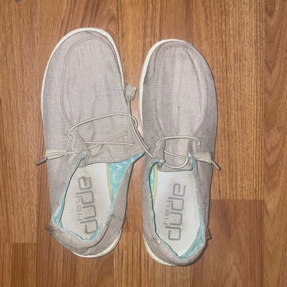 Hey Dude, size 10 - Picture 2 of 3